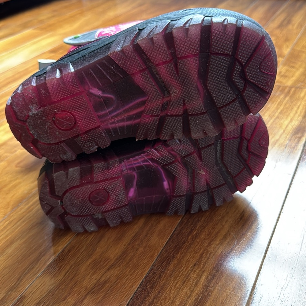 Girl’s Members Mark Light-up Snow Boots - Picture 8 of 9